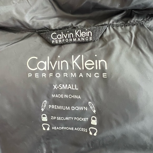 Calvin Klein Performance Down Vest with Asymmetrical Collar Size XS - Picture 9 of 9